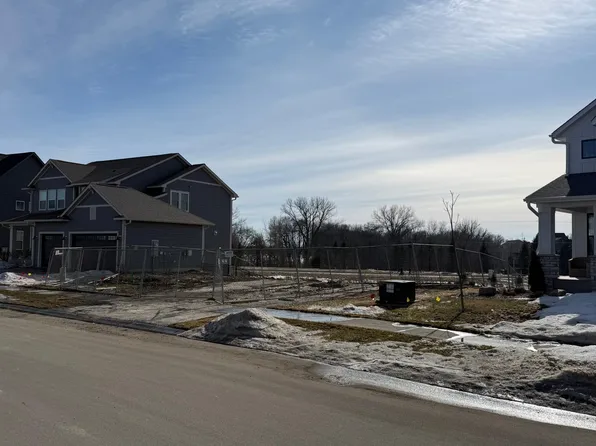 10131 Shadyview Ln N, Maple Grove, MN 55311