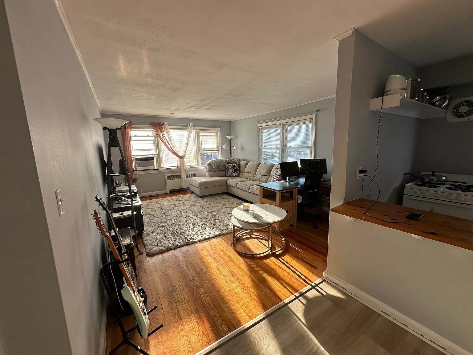 1 bed, 900 sqft, $2,700 — Photo 2
