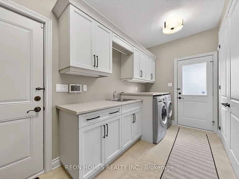 2192 Callingham Dr — Photo 17
