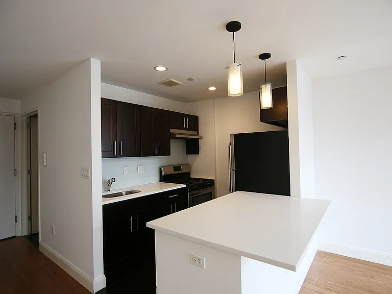 832 De Kalb Ave #4D — Photo 6