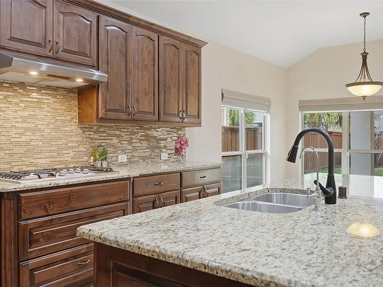 17614 Melmore Dr — Photo 12