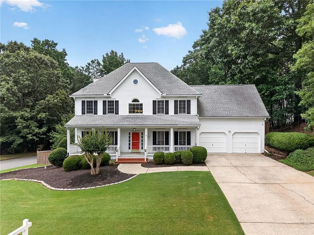 6 bed, 3.5 bath, 5262 sqft, $3,800 — Photo 2