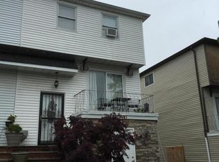 90 Russek Dr, Staten Island, NY 10312