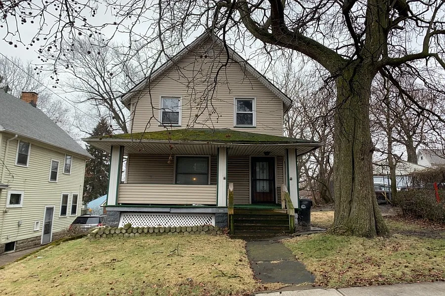 3561 W 56th St photo 1