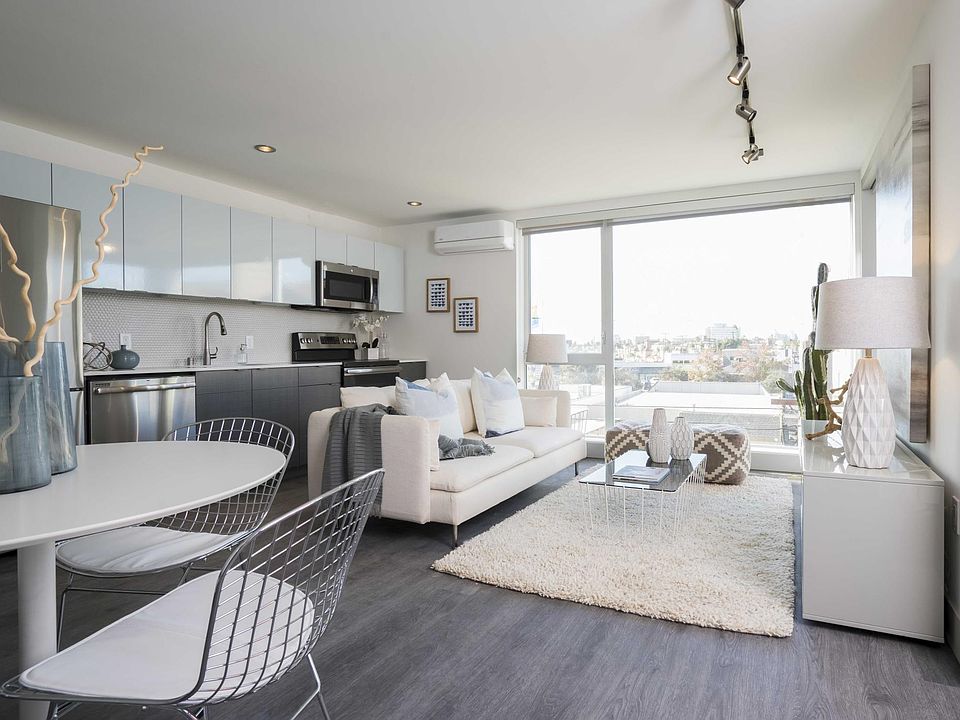 1st image of 1642 University Ave #207