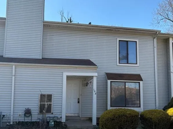 108 Aspen Ct, Marlton, NJ 08053
