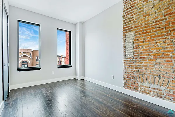 Rented by EXR | media 6