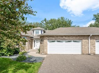 4170 Thornhill Ln, Vadnais Heights, MN 55127