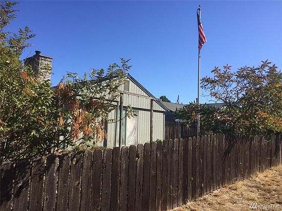 3rd image of 6220 N 50th St