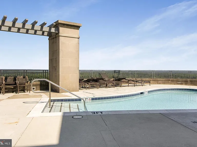 8220 Crestwood Heights Dr #814 — Photo 24