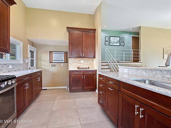 5th image of 314 Forestway Dr