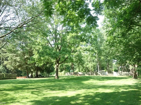 6210 Pernell Dr, New Franklin, OH 44216