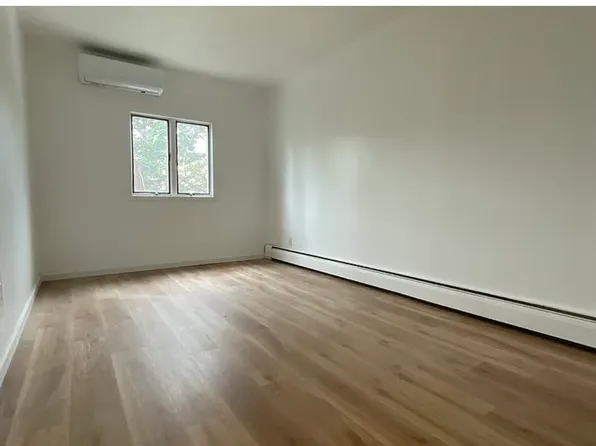 2420 East 14th Street image 4 of 7