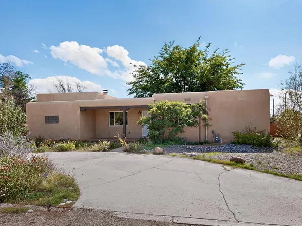 712 Green Valley Rd NW, Los Ranchos De Albuquerque, NM 87107