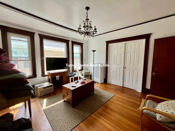 100 W Adams St, Somerville, MA