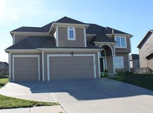 400 SW Newport Dr, Blue Springs, MO 64014