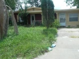 9904 N Hartts Dr, Tampa, FL 33617