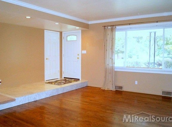 5th image of 8559 Robinwood Cir