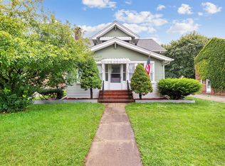 483 W Iroquois Rd, Pontiac, MI 48341