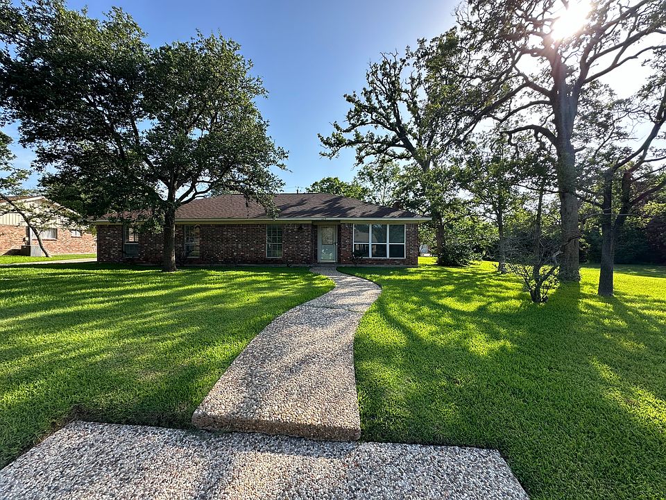 1st image of 1119 Merry Oaks Dr