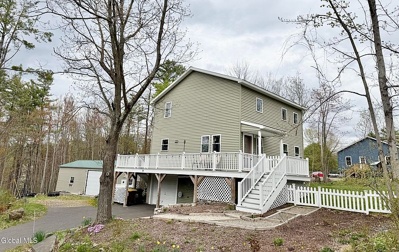 2nd image of 19 Harriman Road