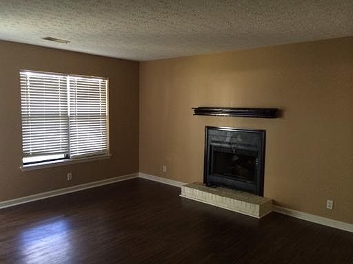 2nd image of 511 Debbie Dr