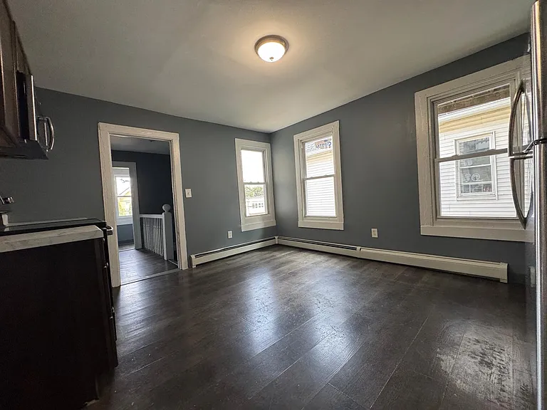 421-2 Logan St #2B — Photo 1