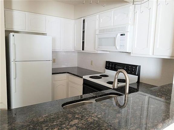 4th image of 3129 Sondra Dr APT 207