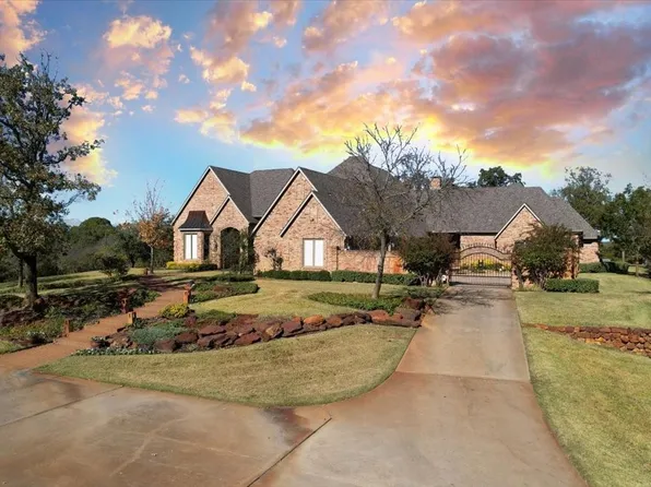 811 Russell Ln, Denison, TX 75021