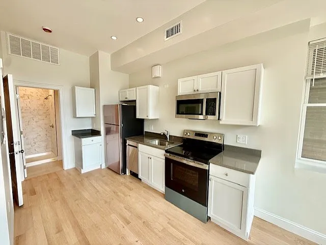 Studio, 9999 sqft, $2,800 — Photo 4
