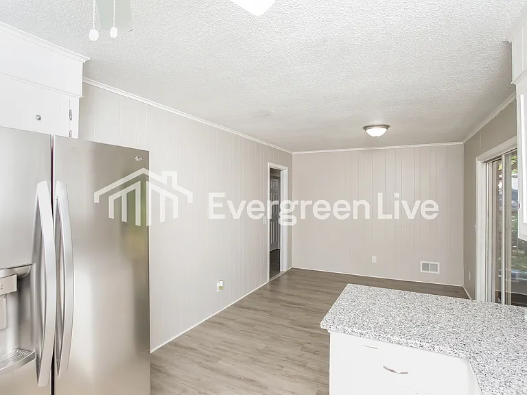 4725 Bonnie Forest Blvd — Photo 6