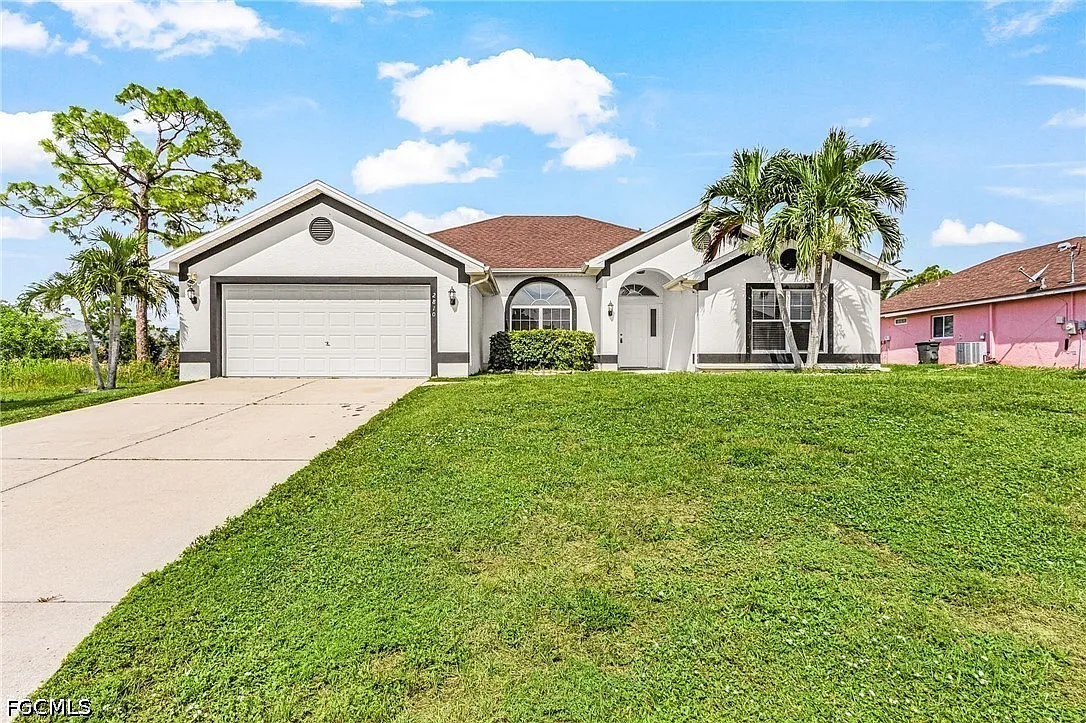 4 bed, 2.0 bath, 2335 sqft, $2,200 — Photo 1