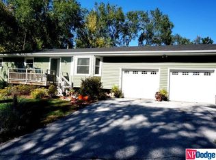 418 E Tremont St, Crescent, IA 51526