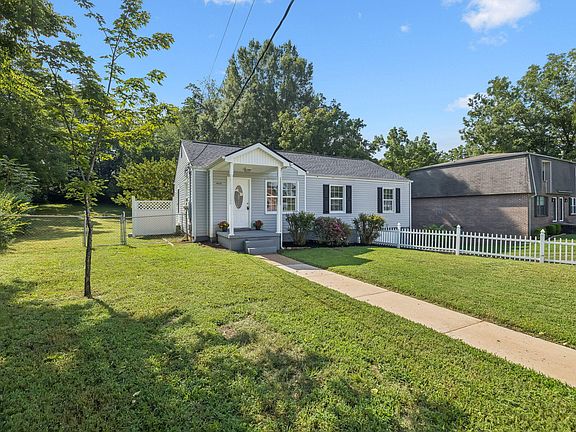 3rd image of 4016 Wonder Dr