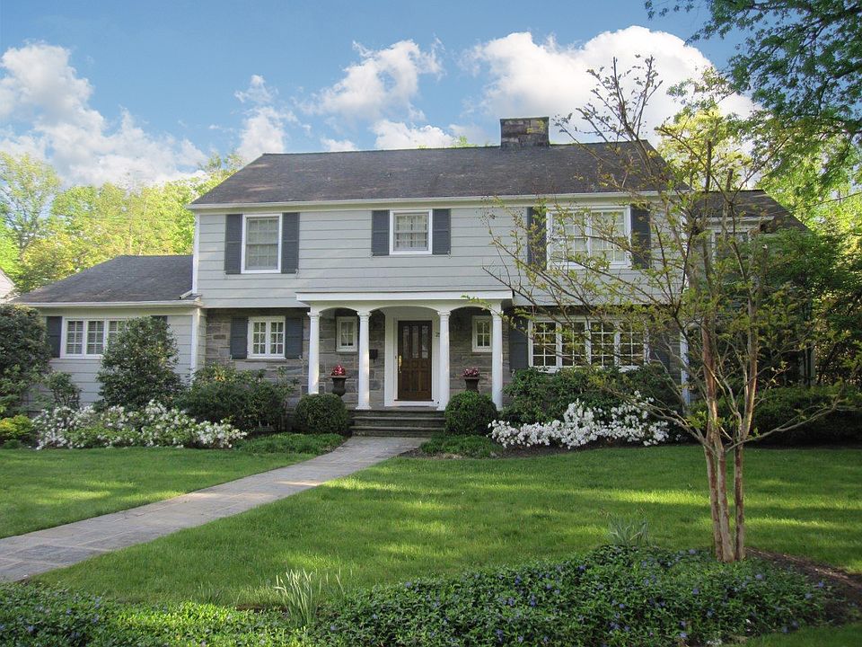1st image of 25 Cambridge Dr