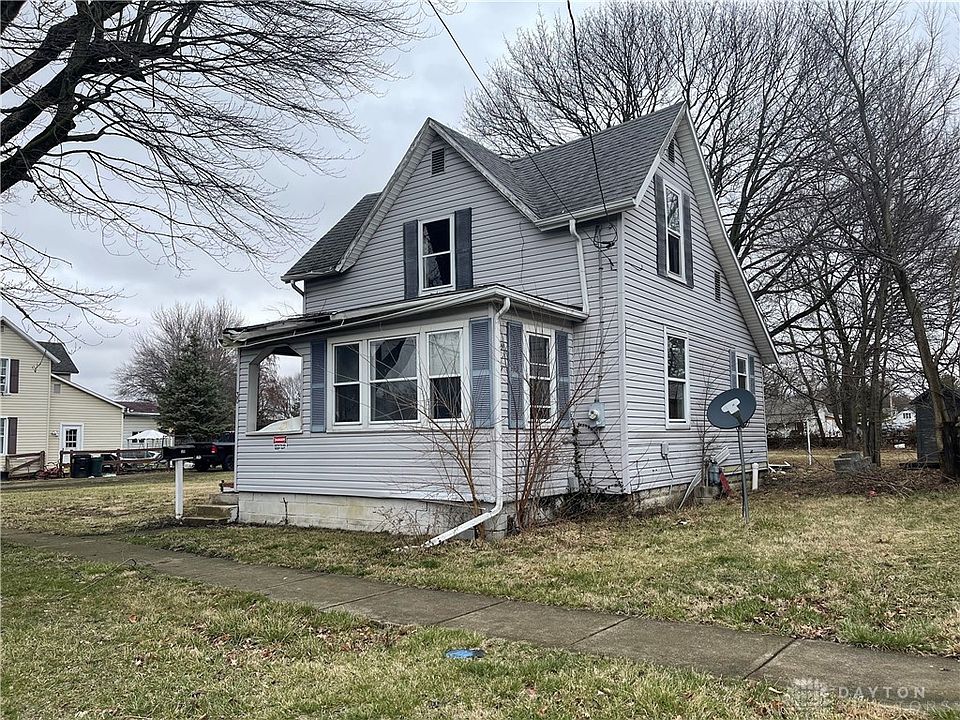2nd image of 30 Maple St