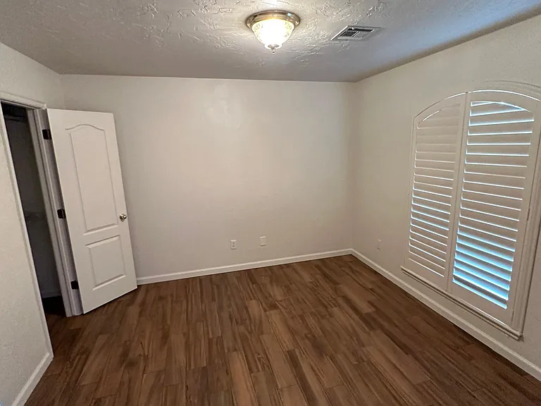 1301 Melisa Dr — Photo 5