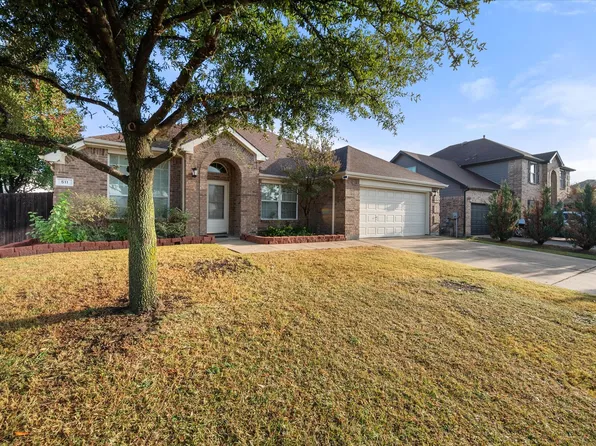 511 Rocky Creek Dr, Mansfield, TX 76063