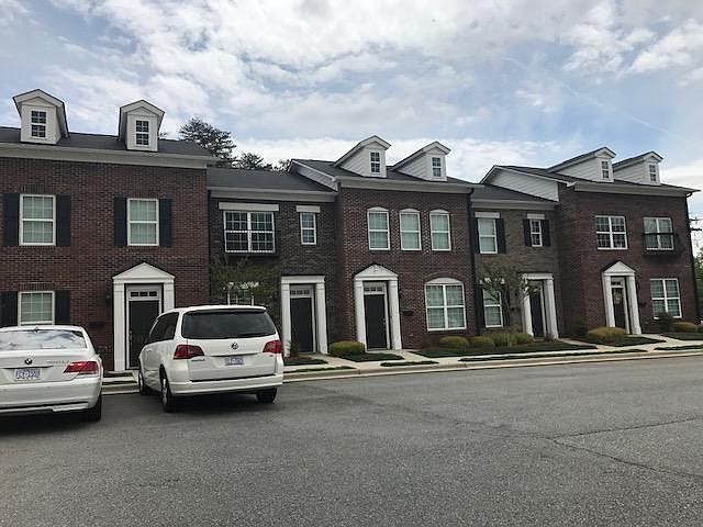 Irish Glen Townhomes