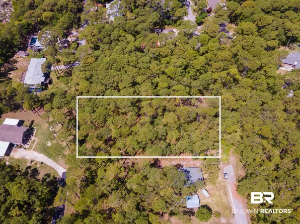 510 Fort Tombecbe Pl, Dauphin Island, AL 36528