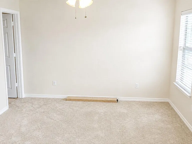 114 Sendero Dr — Photo 11