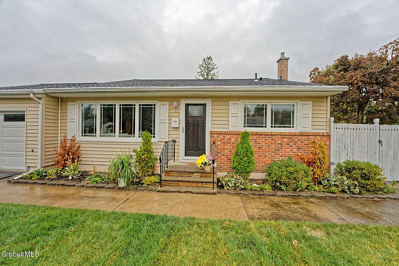 4th image of 44 Red Fox Drive