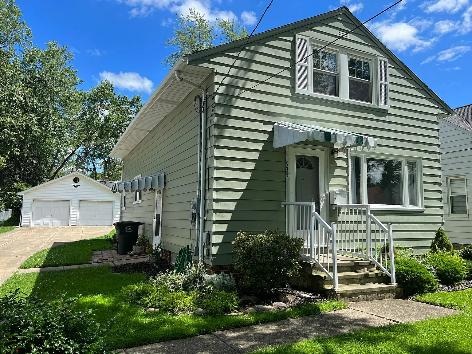 1633 Lyndhurst Rd photo 1