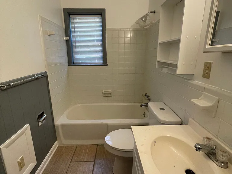 104 Brock St — Photo 17