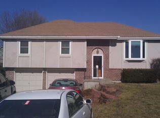 1014 NE Cedar St, Lees Summit, MO 64086