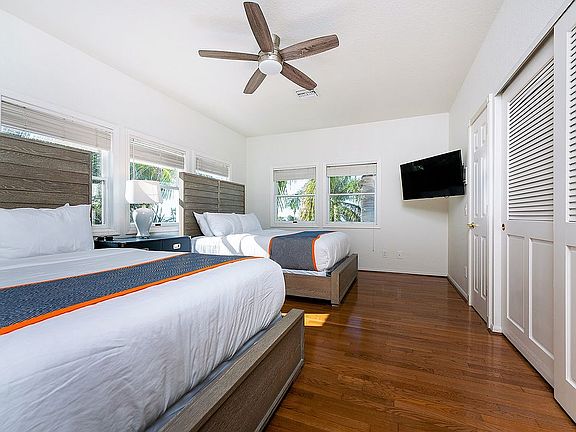 5th image of 751 W Retta Esplanade