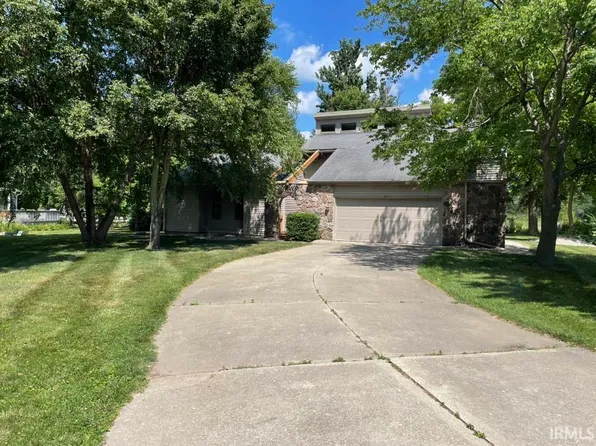 6974 Putter Pl, Syracuse, IN 46567