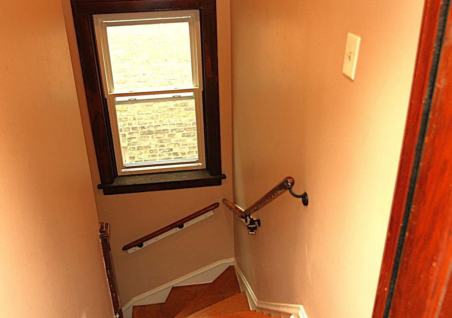3 bed, 2544 sqft, $1,750 — Photo 2