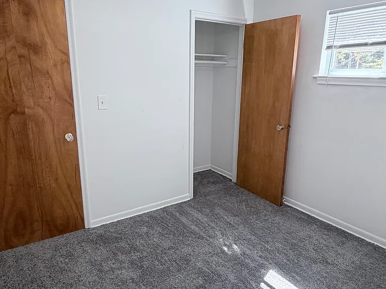 16101 Salem St — Photo 10