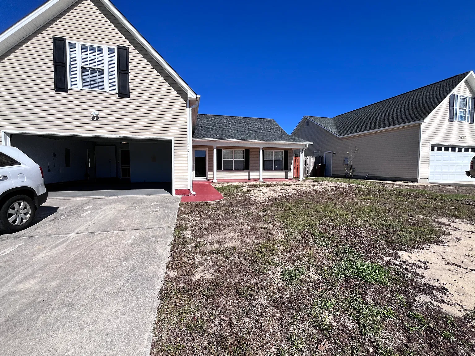 4 bed, 2025 sqft, $2,800 — Photo 3